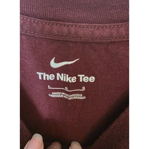 The Nike Tee Burgundy Just Do It Pixel Style Graphic Short Sleeve Tee Shirt L - Picture 3 of 8
